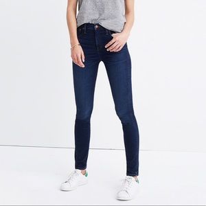 STILL HAVE - Petite 10" High-Rise Skinny Jeans in Hayes Wash